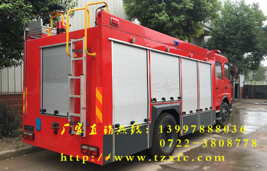豪沃6噸水罐消防車