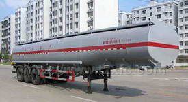 化工液體運輸半掛車圖片